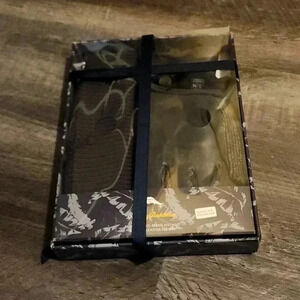 TOMMY BAHAMA HAT & GLOVES BOX SET